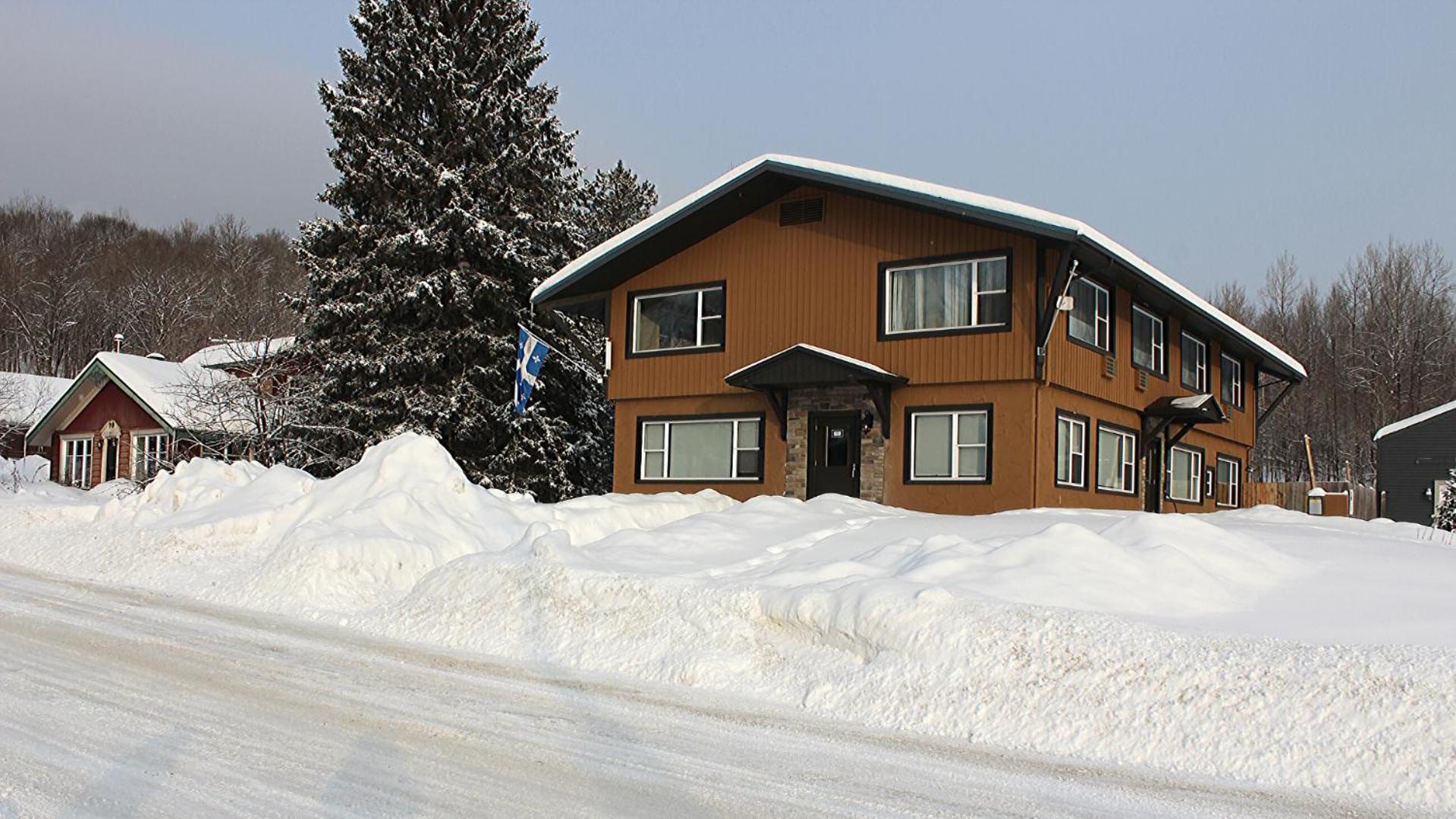 Le Manoir Du Lac Delage Stoneham Exterior photo